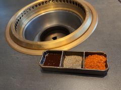 -铭牛烧肉·和牛海鲜自助(高新月牙湖店)