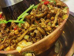 -老佛爷·铜炉炭火蛙锅(海州吾悦店)