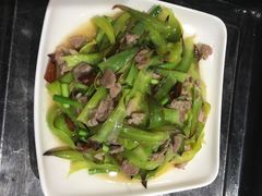 火龙果花炒肉-晓雯人家
