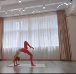 -亚太瑜伽普拉提学院