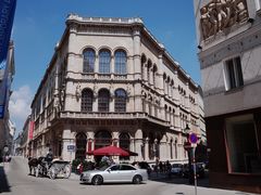 -中央咖啡馆