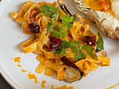 -Chom Cafe and Restaurant