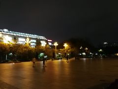 -英雄广场