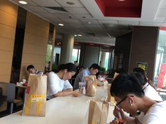 -麦当劳(展览路店)