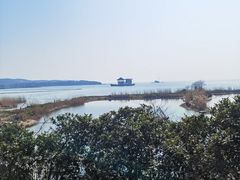 -亮河湾山庄