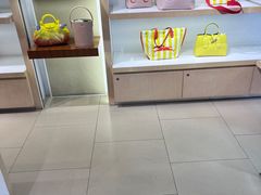 -Longchamp(佛罗伦萨小镇奥特莱斯店)