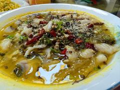 -雪湖煜辰鱼头老店(雪野湖店)