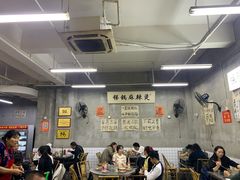 大堂-咏勝锑锅麻辣烫(净居寺路总店)