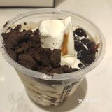 奥利奥珍珠圣代,有点类似蜜雪冰城的奥利奥圣代