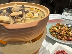 -彩云天云南餐厅
