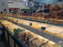 面包甜点陈列柜-酥大興·新国潮糕点配茶饮(龙岗万达黑金店)