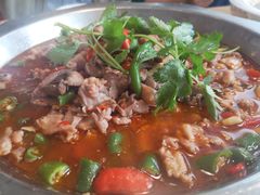 -兔行天下-鸿鹤鲜锅兔(中海国际店)