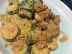 黄瓜拌油条-梅飞酒家(桑园路店)
