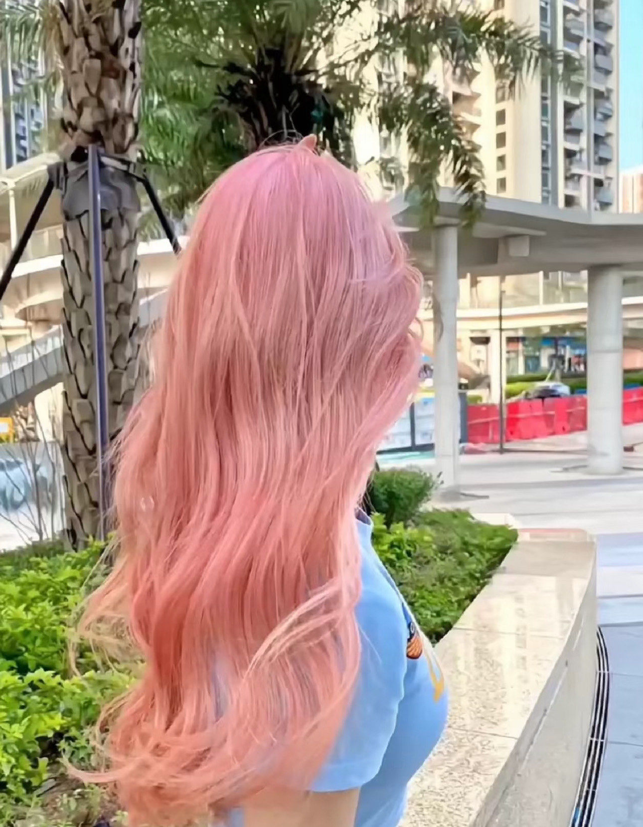 这个粉色头发真的太好仙啦!一定要染一个!