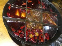 -白乐天毛肚火锅馆(解放碑店)
