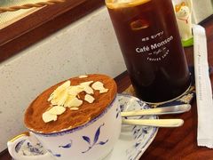-Café Monson