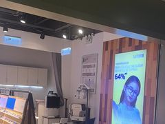 -LOOK眼镜·蔡司依视路配镜(宝山万达店)