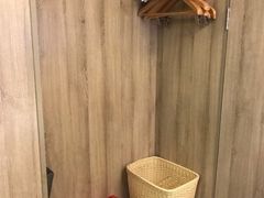 -西安大雁塔科技大学地铁站亚朵酒店