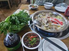 -泸州酸菜豆花火锅川师店