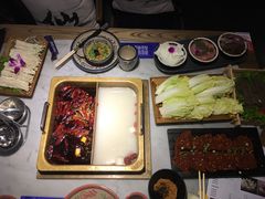 -尚尚仙·酸汤猪手·猪肚鸡火锅(华联万柳购物中心店)