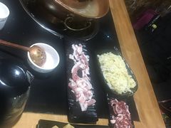 -果松木炭酸菜铜火锅·外婆参鸡汤