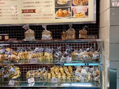 面包甜点陈列柜-国际饭店·帆声西饼屋(黄河路店)