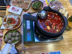 -黔二妞地摊火锅(龙华清湖店)