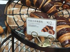 巧克力羊角面包-巴黎贝甜(常德路店)