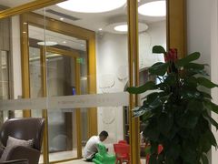 -柏乐口腔医院·舒适化无痛种植牙中心(东盟商务区院)