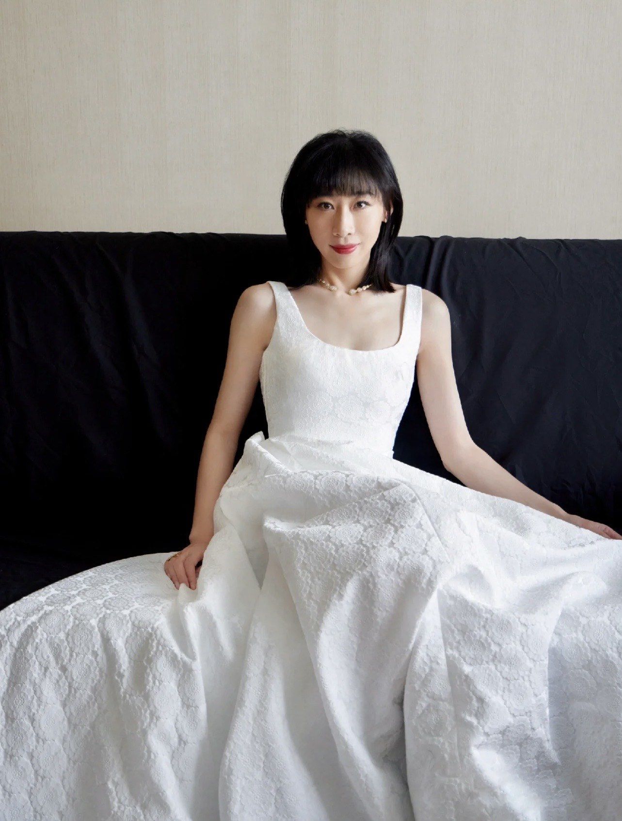 任素汐穿 viktor&rolf获18届华表奖优秀女演员