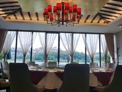 靠窗位-悦湖公馆