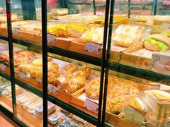 面包甜点陈列柜-宏发红西饼屋(天津路店)
