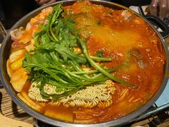 泡菜五花肉鸡肉火锅-花腰餐吧Bistro烧烤 傣味(传媒大学店)