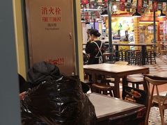 -大食代美食广场(上海中心店)