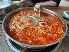-黄利砖万峰林布依特色酸笋牛肉馆