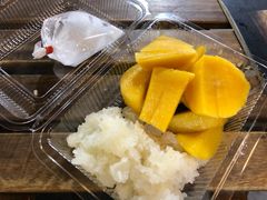 -席娜卡琳火车铁道夜市