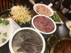 -小天鹅火锅·一线江景洪鼎旗舰店(洪崖洞店)