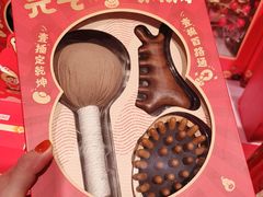 -名创优品(广州萝岗万达广场店)