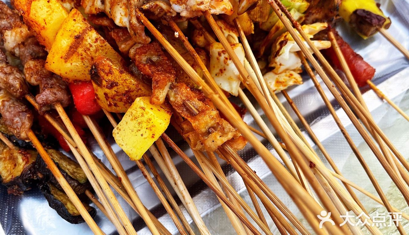 心中排名yyds6015的麻辣烧烤!幺妹7515