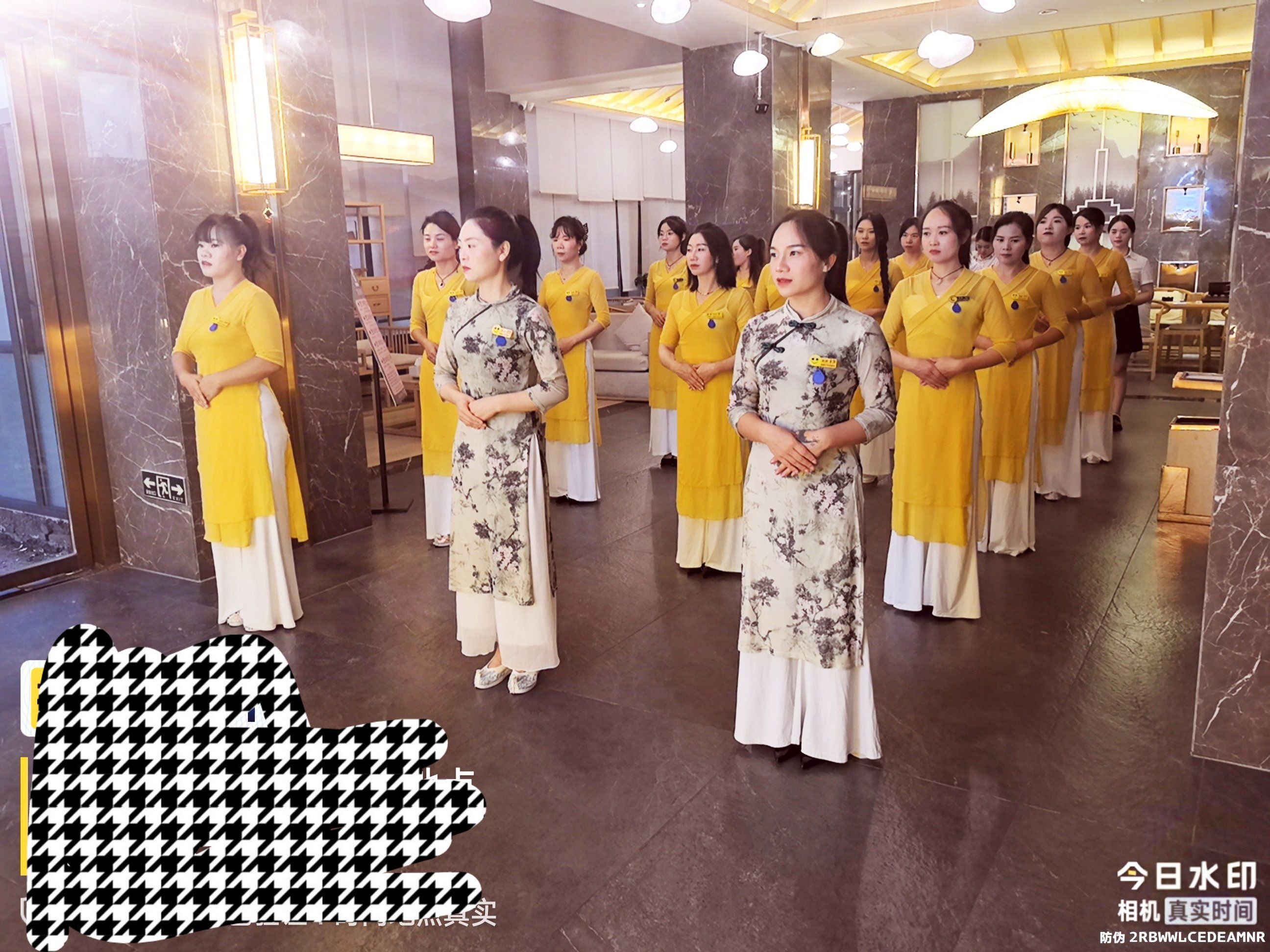 宽敞舒适的包间,精致典雅的装饰,柔和温馨的灯光,以及独特的氛围营造