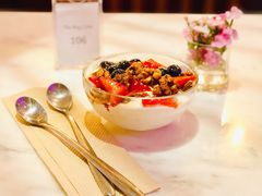 野莓核桃蜂蜜希腊酸奶-The Rug Cafe(王府中环店)