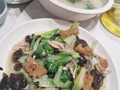 -梅利汴京烤鸭•开封豫菜地标店(东大街店)