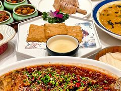 -梅利汴京烤鸭•开封豫菜地标店(东大街店)