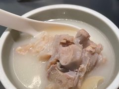 老妈蹄花汤-麻六记(凤凰汇店)