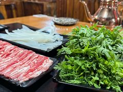 -果松木炭酸菜铜火锅·外婆参鸡汤