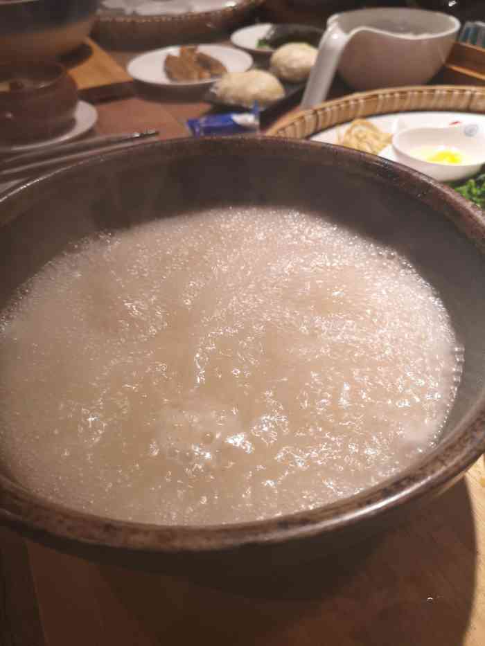 上坐传统过桥米线(公园1903店)-"过桥米线最重要的就是汤底,他们家汤