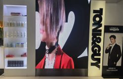 -TONI&GUY