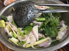 -周良天山牛杂城(天山路总店)