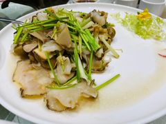 香菜梗炒大海螺-品味居·首店·大连鲜活海鲜大连菜(东港店)