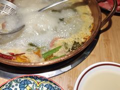 -洱火云南酸菜牛肉火锅(石景山当代商城店)